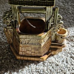 Vintage McCoy Wishing Well 