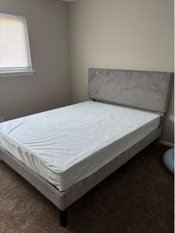Queen size bed frame n mattress