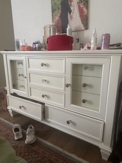 Dresser