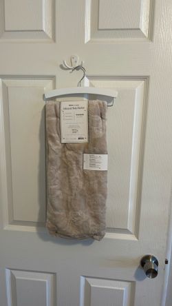 Extra snuggly Safari embossed baby blanket