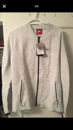 Men’s Nike Tech fleece jacket. Size large