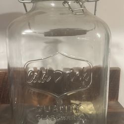 🍹 Glass Drink Dispenser