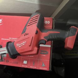 MILWAUKEE HACK SAW