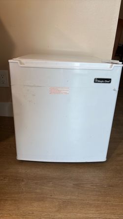 Mini fridge