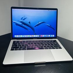 MacBook Pro 💻 With I7 - 16gb Ram - 256gb SSD 