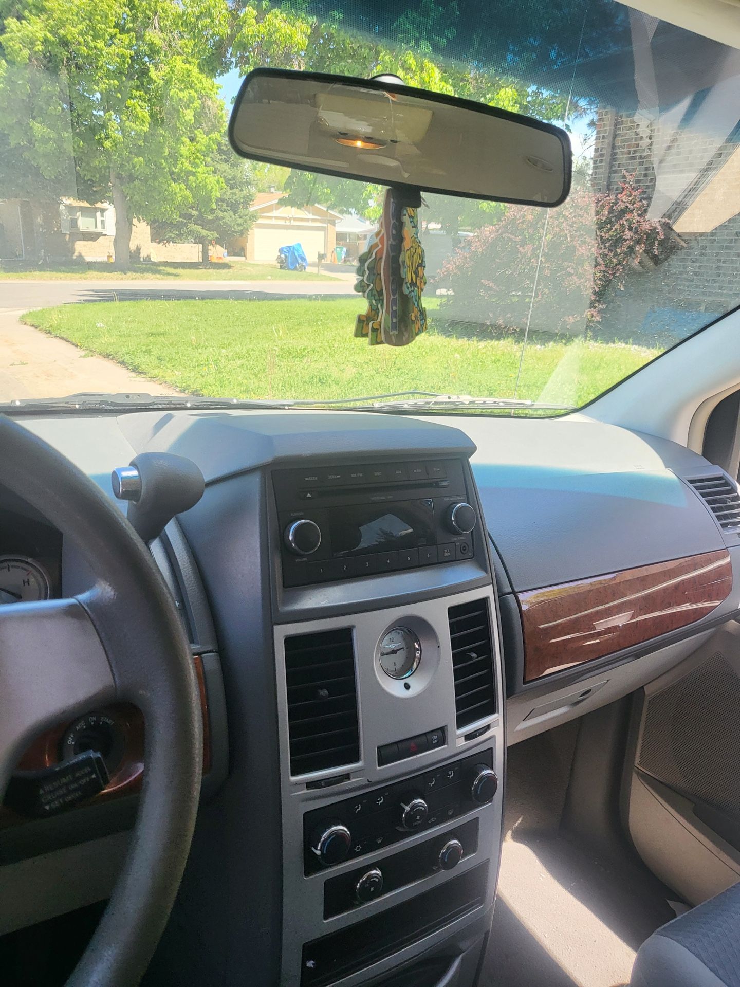 2010 Chrysler minivan