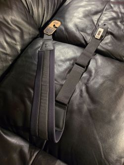 LEVI'S PM48NP3 NEOPRENE LEATHER PADDED GUITAR STRAP (Brand New)