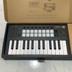 Launchkey Mini by Novation