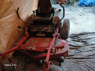 Exmark Lazer Z Zero-Turn Riding Mower