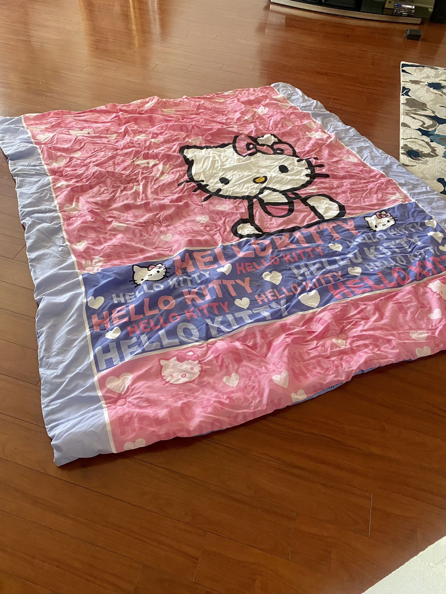 Hello Kitty Comforter Queen Set 