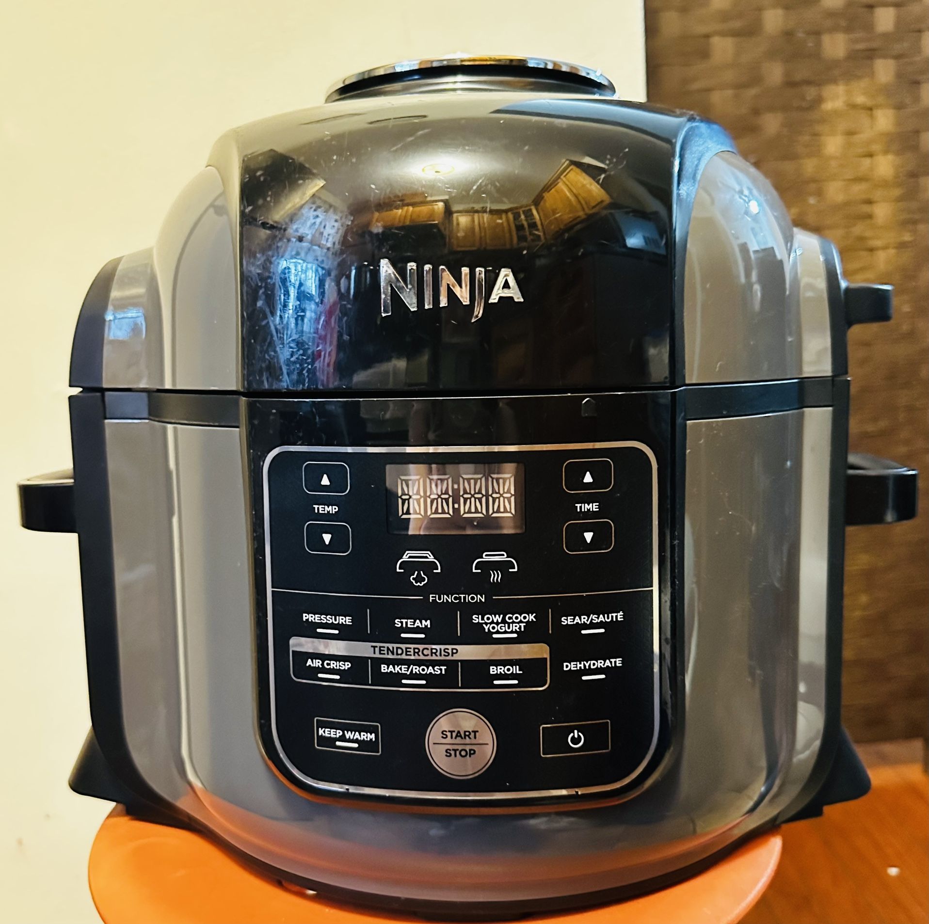 Pot Brand Ninja. (olla Marca Ninja)