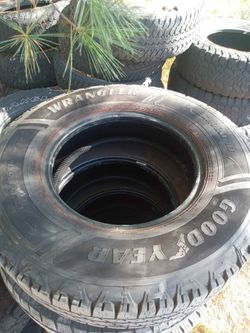 Moving, Must GO TODAY! • LT 215/85R16 E 10 Ply Truck / Van Tire - As New Spare Take Off