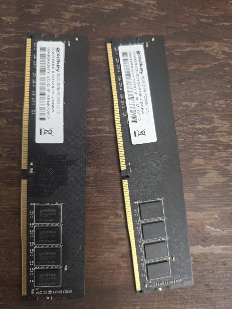 RAM 2 STICKS 8 Gig DDR4 PC2666