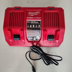 Milwaukee M18 Dual Bay Rapid Charger 