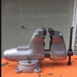 Wilton C3 Vise / 6 Inch Jaws Pipe Jaws / Swivel Base / Opens 9 Inches / 200 Pounds / Cost Over $3000 New With Tax / Made In USA Vice 