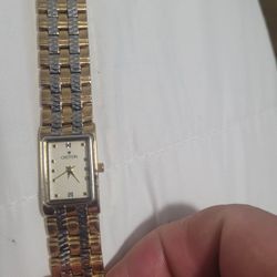 Croton Lady's Wacht Working  Exellent 10 K Gold  Plated 