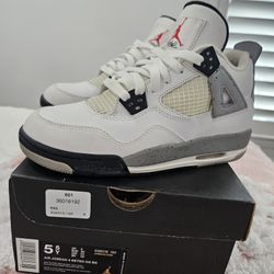 Jordan Retro 4