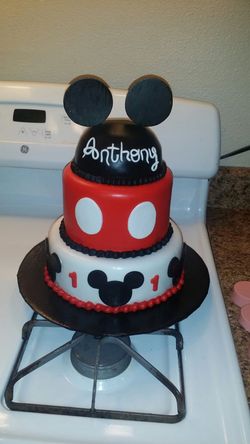 Mickey mouse cake