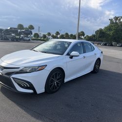 2021 Toyota Camry SE 85kmiles Clean Title 