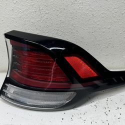 2022-2024 KIA SPORTAGE TAIL LIGHT ASSEMBLY OEM RIGHT SIDE