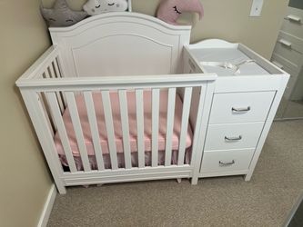 White Mini Crib with attached Changing Table (Dual Memory Foam Mattress Included)