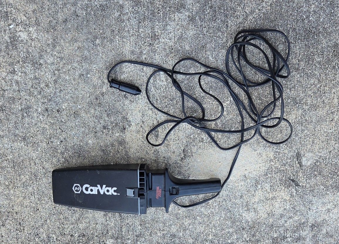 B&D Car Vacuum With Extra Long Cord. Plugs Into Car Auxiliary Or Cigarette Lighter Port.