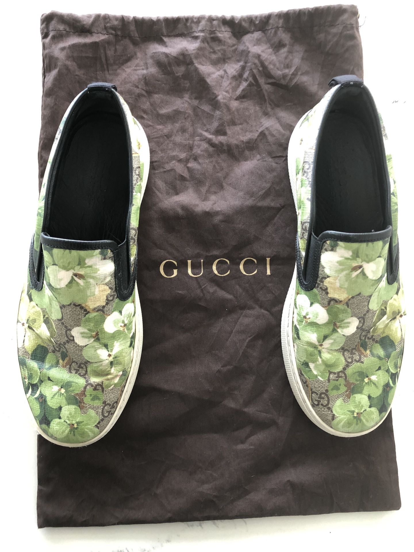 Gucci slip on shoes size 8.5, great condition