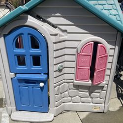 Free playhouse