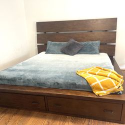 King Bed With Drawers