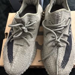 Adidas Yeezy Boost 350 V2 – Men’s Size 8 – With Box