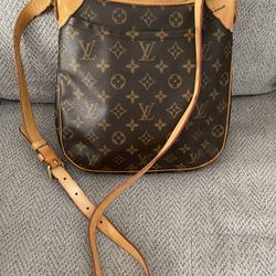 Louis Vuitton Odeon PM Monogram Crossbody Shoulder Bag