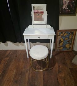 White Vanity with Round Vanity Stool with Faux Fur Seat