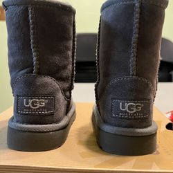 Like New Size 7 Walker Ugg Boots 