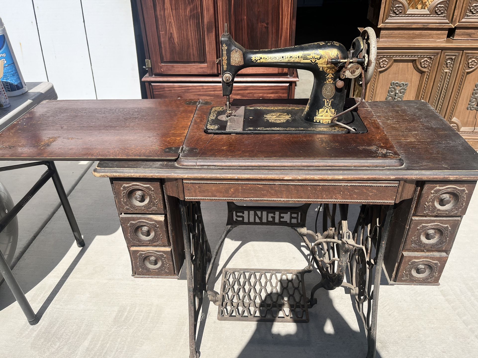Singer Sewing Machine