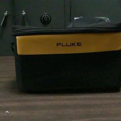 Fluke Multimeter with 62 Max IR Thermometer in a black bag