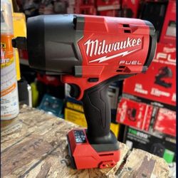Milwaukee M18 Cordless High Torque Impact Wrench 1/2 In. Fuel Brushless $285