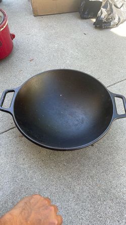 Lodge BOLD Pre-Seasoned Cast Iron Wok, Design-Forward, 14 Inches
