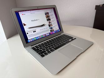 MacBook Air like new condition perfect working katy tx
