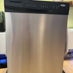 Whirlpool Stainless Steel Dishwasher – Quiet Partner III – Works Perfect (Minor Rack Fix)