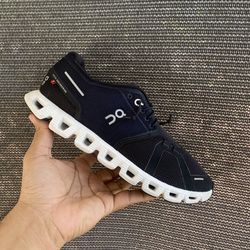 On Cloud 5 Women's Running Shoes in Black/White,