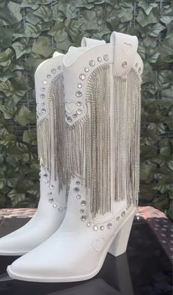 BRAND NEW COWGIRL BOOTS