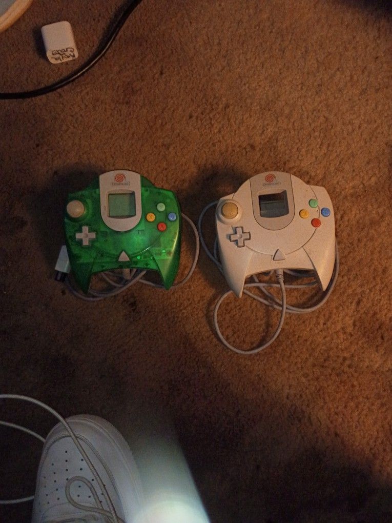 Sega Dreamcast Controllers