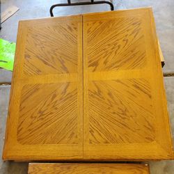 Oak Dinning Room Table 6 Chairs!!