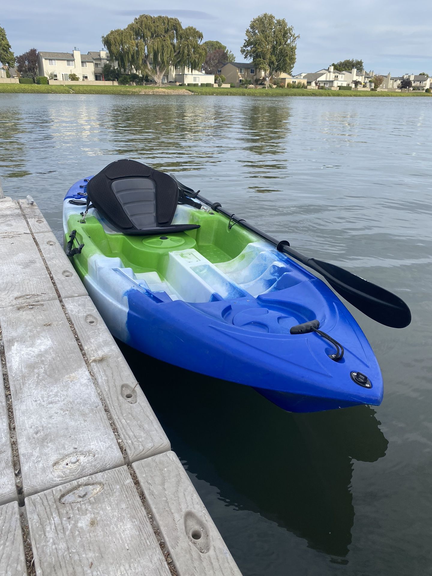 9 Ft Sit On Top Recreational/Fishing Kayak In Excellent Condition