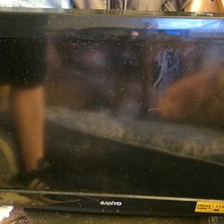 Sanyo 32in TV 