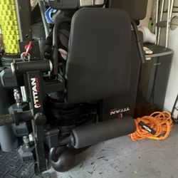 Titan fitness leg extension machine 