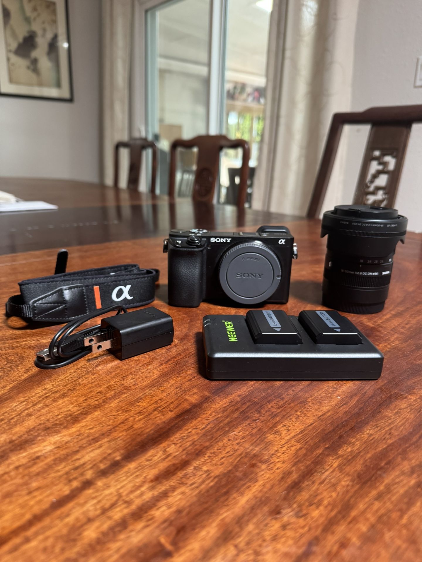 Sony a6400 + Sigma 18-50mm f2.8