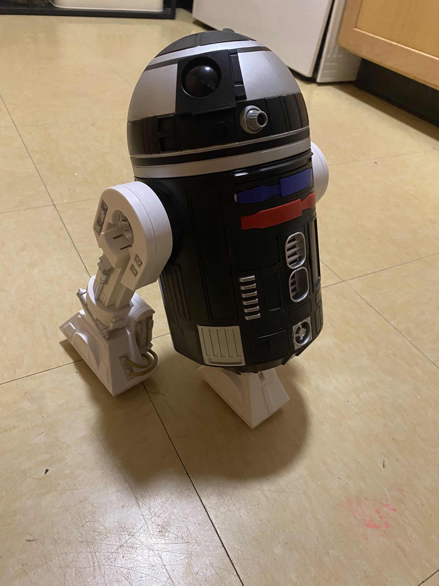 R2D2 Robot With Controller