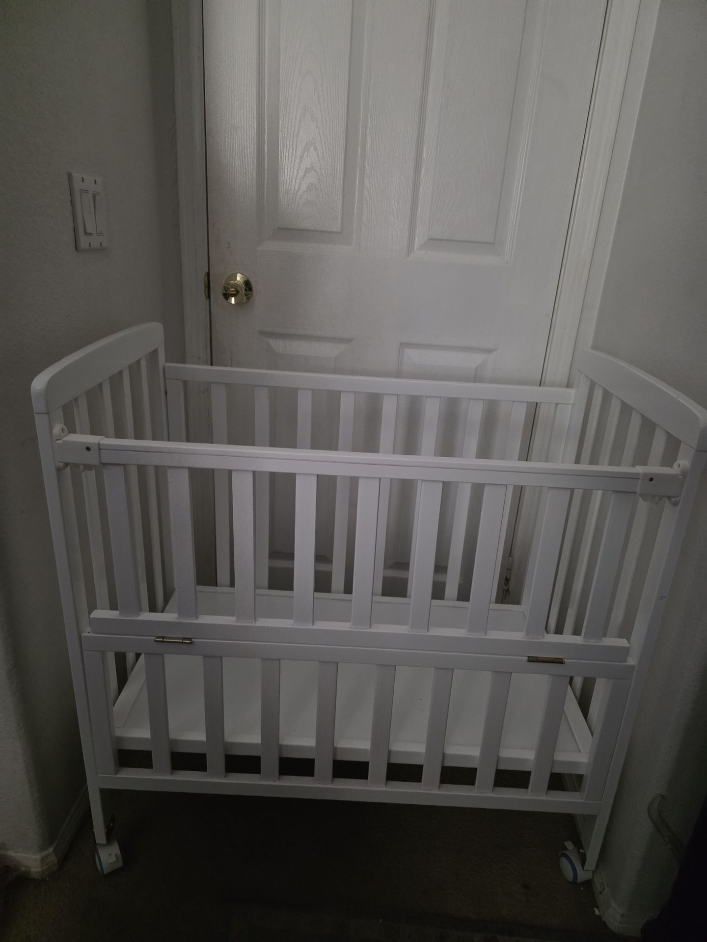 Baby crib