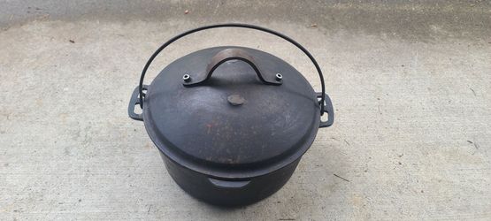 Nice Antique Cast Iron Dutch Oven